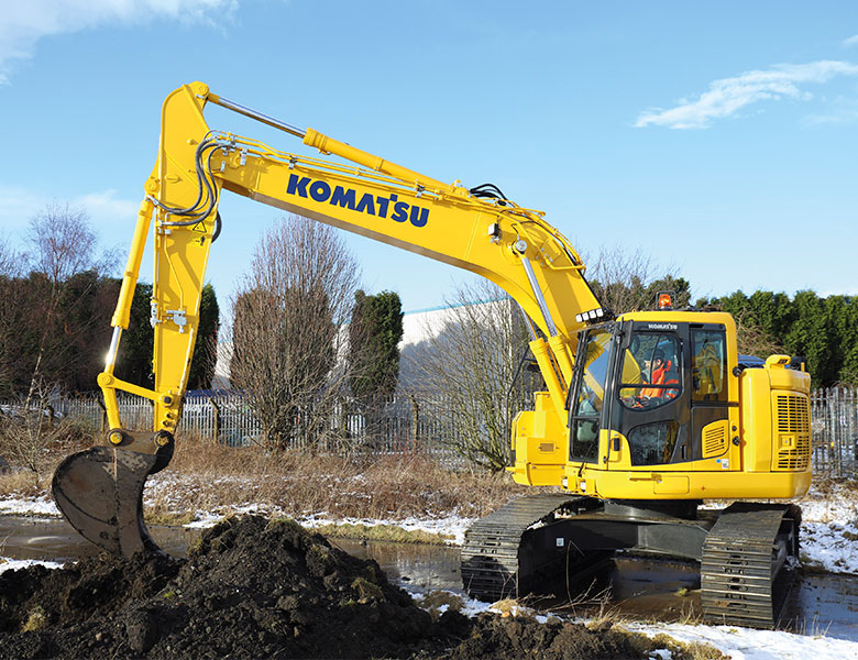 Komatsu PC228 — 23 tonne short-swing excavator